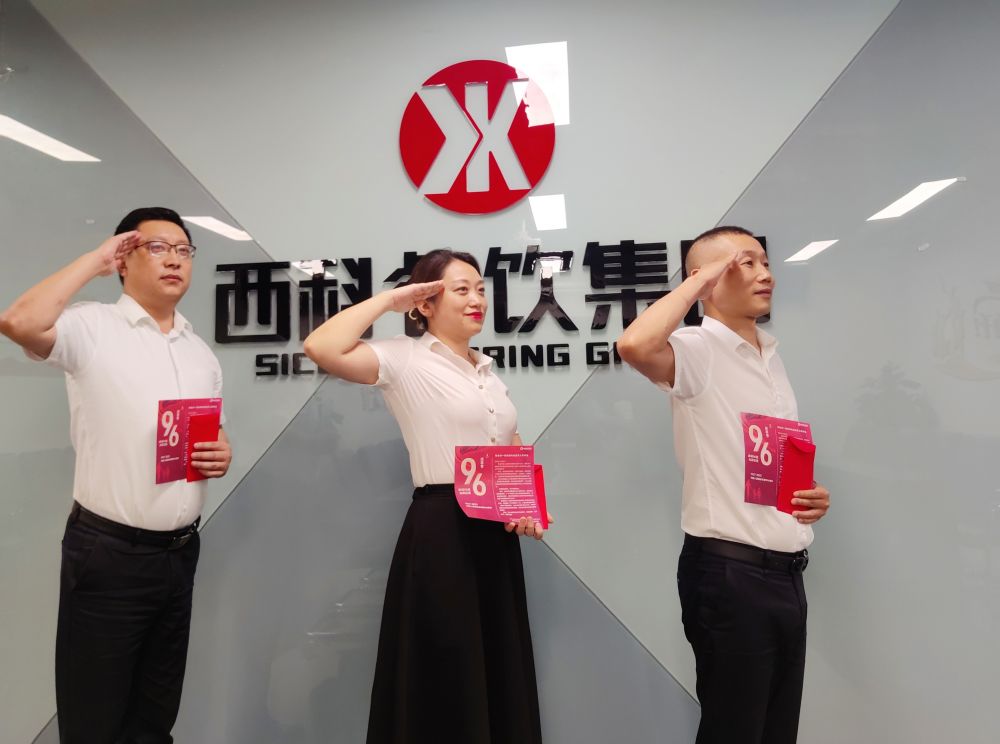 致敬最可爱的人 ——麻将胡了2餐饮治理集团建军节慰问在岗退役武士职工-公司新闻-麻将胡了2