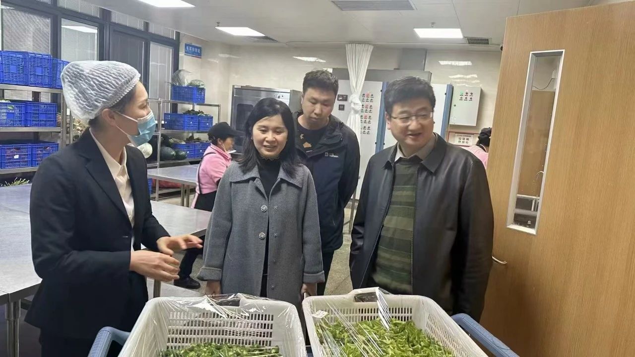 重庆儿童医院食物清静强化行动：副院长陈大鹏带队检查，，，，，，确保饮食清静